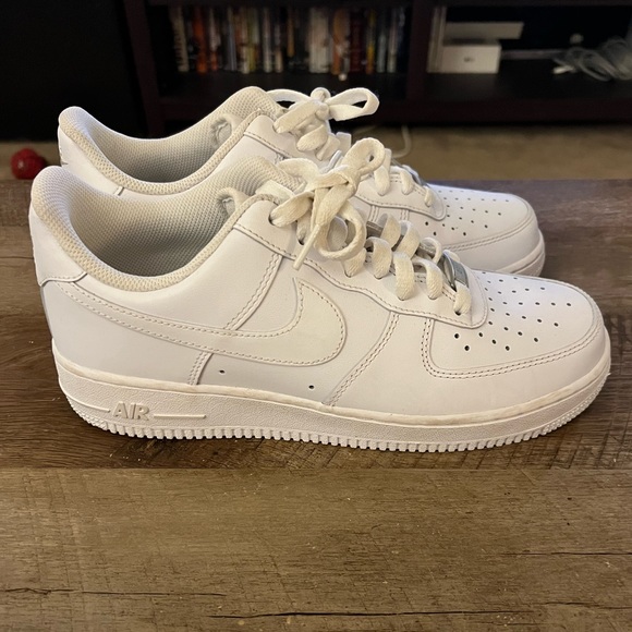 Sneakers - Picture 1 of 6